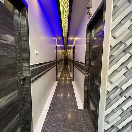 M E R I T O N Hotel T-2 ムンバイ エクステリア 写真